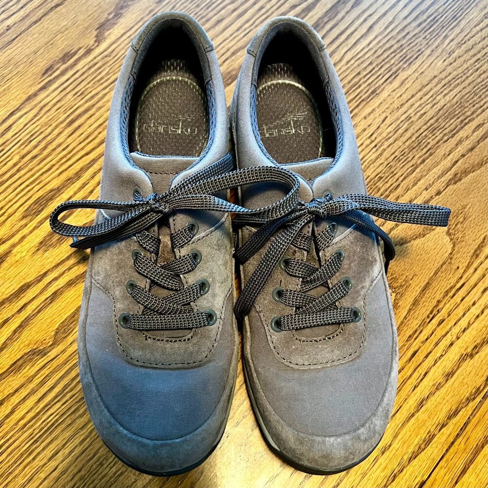Dansko Hayden Sneakers Women’s 39 (8.5–9) – Gray Suede Lace-Up